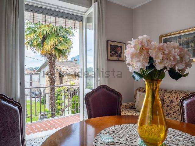 Case e ville in vendita di 180 m² in Via L.Mazza