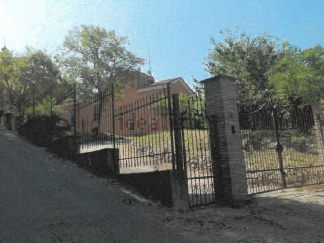 Case e ville in vendita di 180 m² in Via Leardi