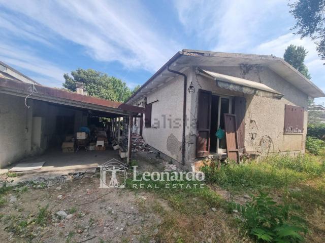 Case e ville in vendita di 180 m² in Via Luigi Dallapiccola