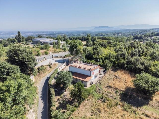 Case e ville in vendita di 180 m² in Via Monte Razzano, 70