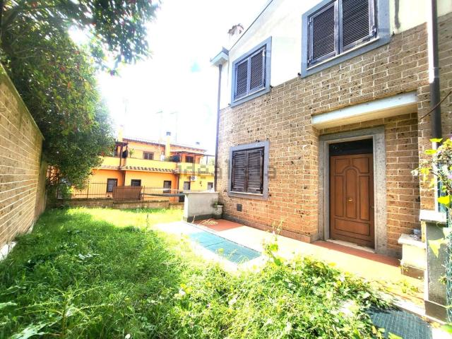 Case e ville in vendita di 180 m² in Via Madonna Delle Grazie
