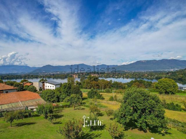 Case e ville in vendita di 180 m² in Via Maggiore, 9