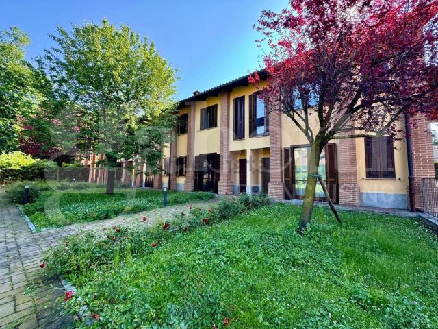 Case e ville in vendita di 180 m² in Via Martiri Aprile