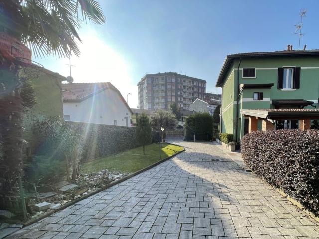 Case e ville in vendita di 180 m² in Via Milano, 10