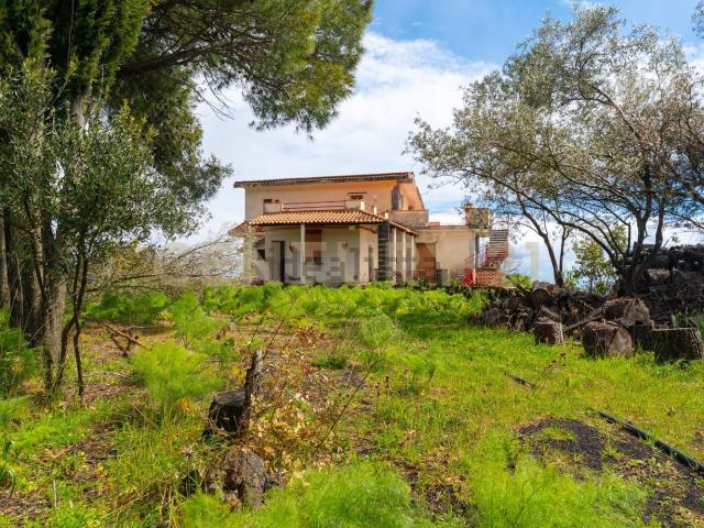 Case e ville in vendita di 180 m² in Via Nocille, 55