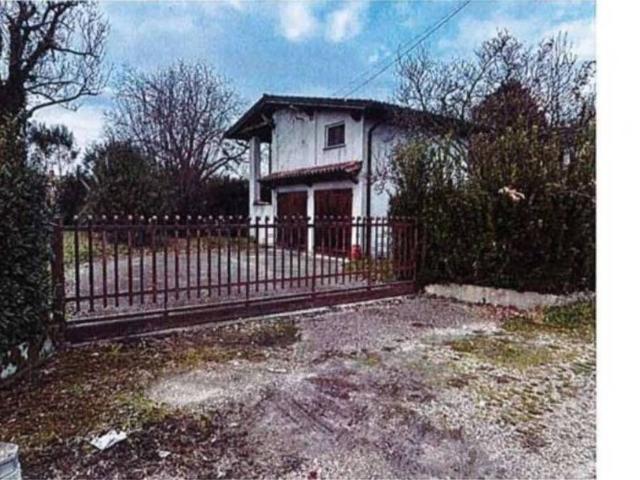 Case e ville in vendita di 180 m² in Via Sabbioni, 22