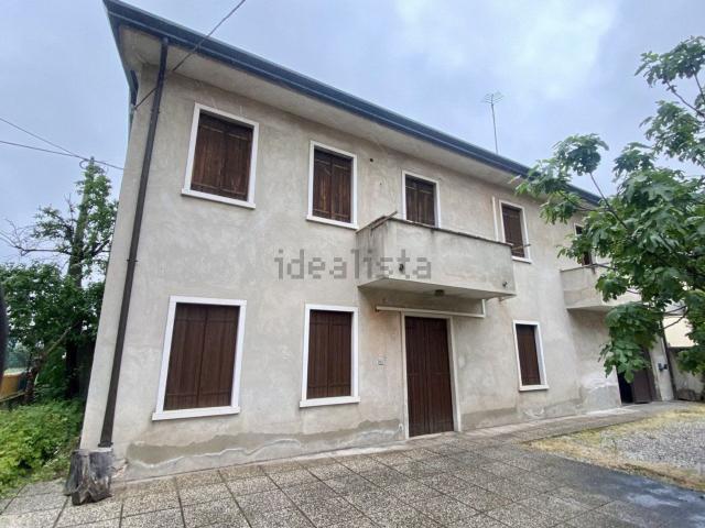 Case e ville in vendita di 180 m² in Via San Pio X, 34
