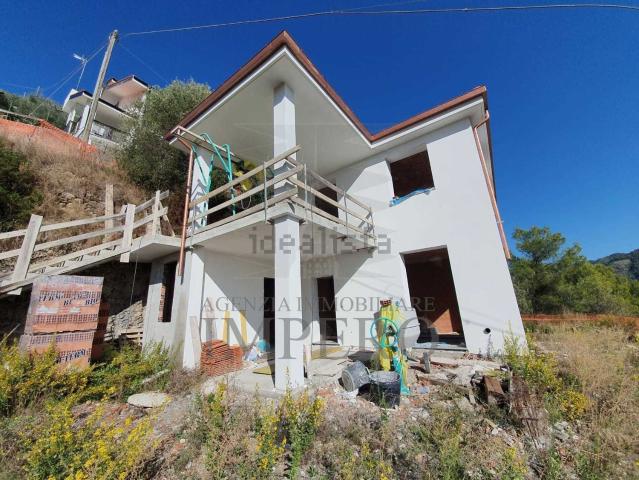 Case e ville in vendita di 180 m² in Via Sant&apos Anna