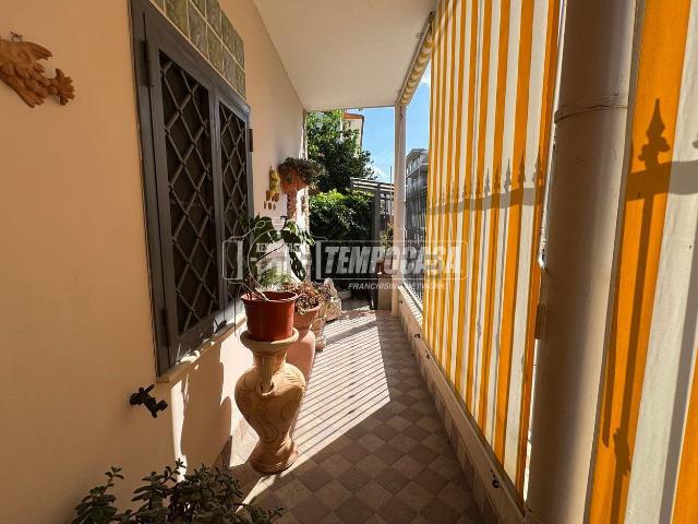 Case e ville in vendita di 180 m² in Via Pavia