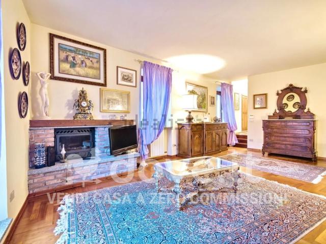 Case e ville in vendita di 180 m² in Via Palmiro Togliatti, 13