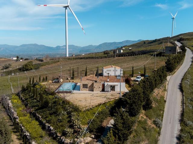 Case e ville in vendita di 180 m² in Via per Camporeale