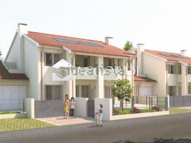 Case e ville in vendita di 180 m² in Via Roma