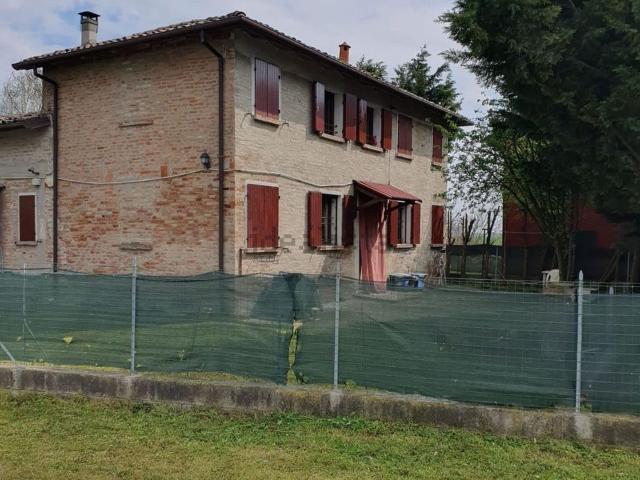 Case e ville in vendita di 180 m² in Via Redene Cremonine
