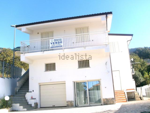 Case e ville in vendita di 180 m² in Via Torrevecchia, 5
