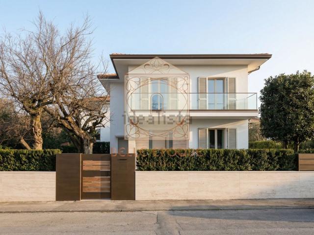 Case e ville in vendita di 180 m² in Via Tagliamento, 1