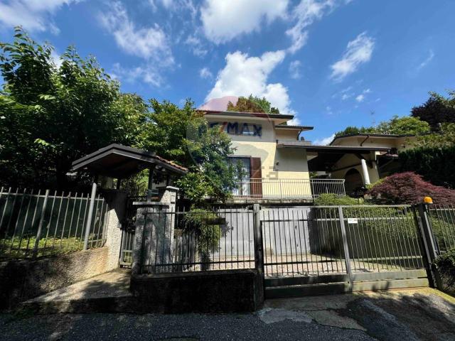 Case e ville in vendita di 180 m² in Via Ticino, 22