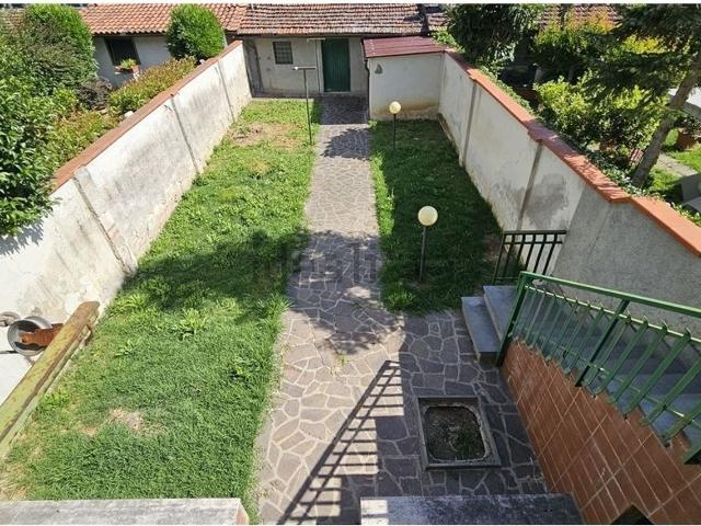 Case e ville in vendita di 180 m² in Via Vincenzo Bellini