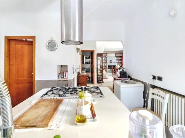 Case e ville in vendita di 180 m² in Viale Bernabò Brea