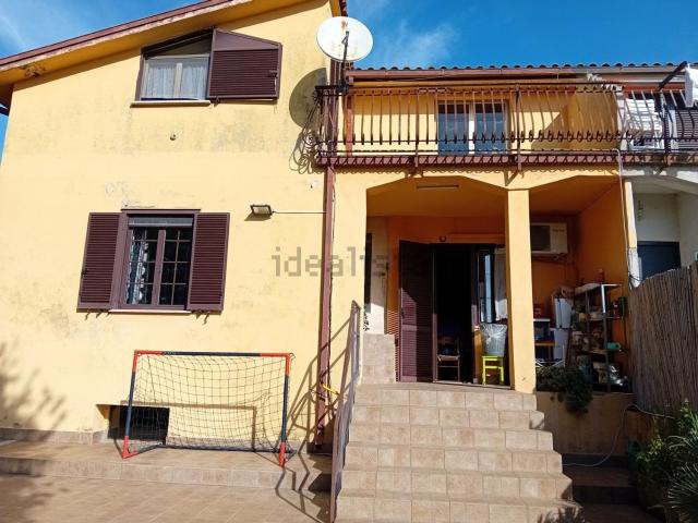 Case e ville in vendita di 180 m² in Viale degli Etruschi, 2