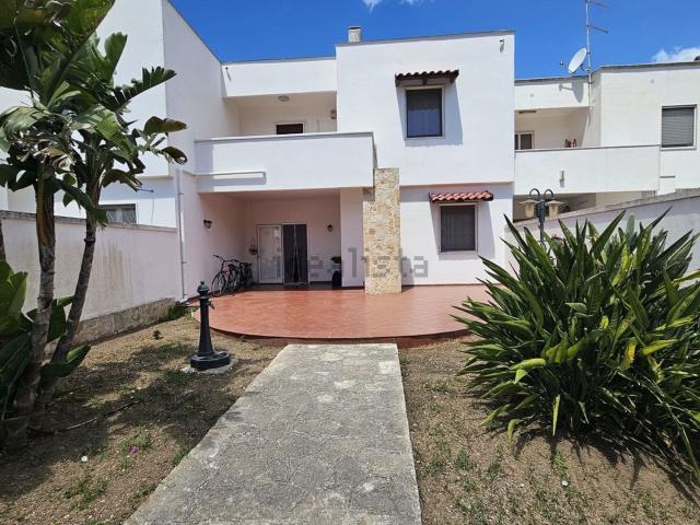 Case e ville in vendita di 180 m² in Circonvallazione dei Fiori