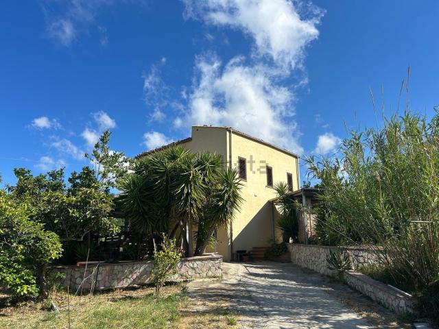 Case e ville in vendita di 180 m² in Contrada Fiumazzo