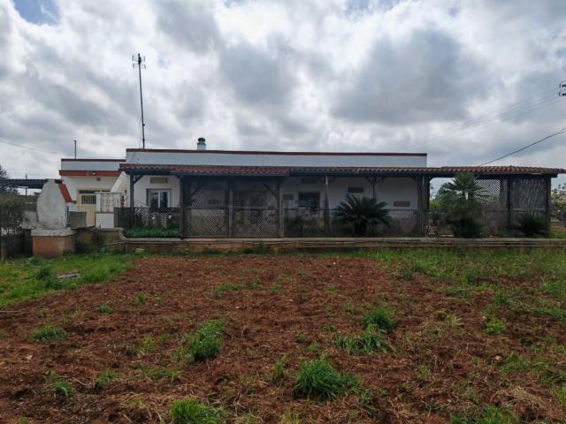 Case e ville in vendita di 180 m² in Contrada Livola, 53