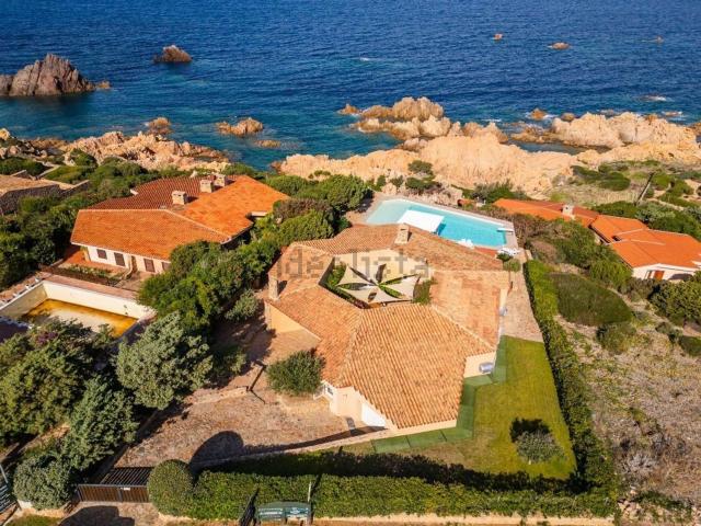 Case e ville in vendita di 180 m² in Località Costa Paradiso