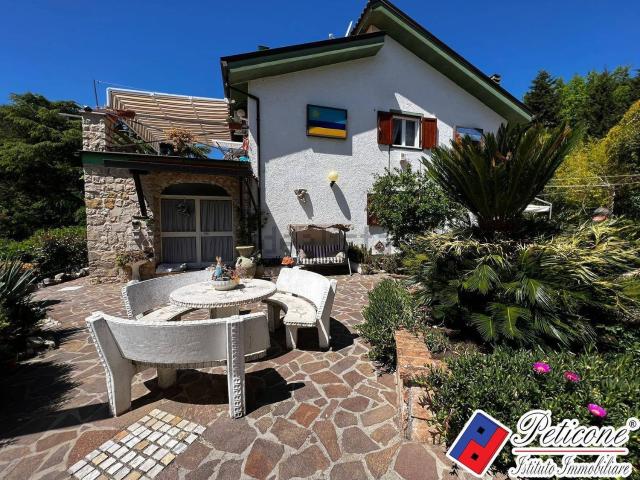 Case e ville in vendita di 180 m² in Strada Comunale Forcola