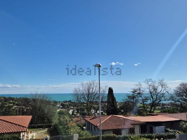 Case e ville in vendita di 180 m² in Strada dei Tigli