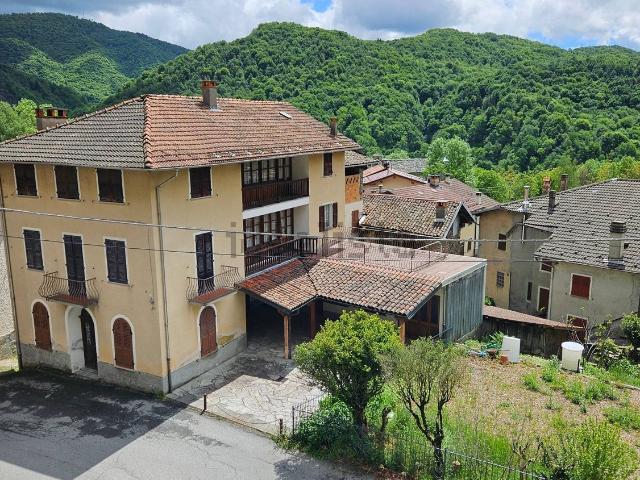 Case e ville in vendita di 180 m² in Strada Senza Nome