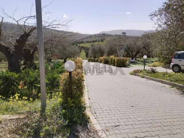 Case e ville in vendita di 180 m² in Strada Provinciale 65