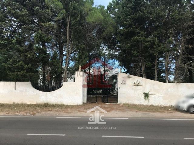 Case e ville in vendita di 180 m² in Strada Provinciale Lecce San Cataldo, 1