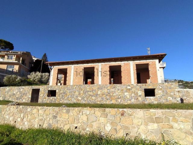 Case e ville in vendita di 180 m² in Strada Vallegrande