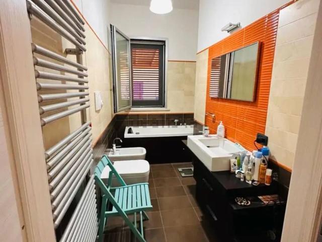 Case e ville in vendita di 181 m² in Via Silvio Pellico