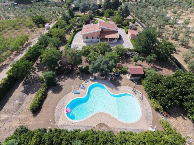Case e ville in vendita di 181 m² in Strada Esterna Viale del Noce