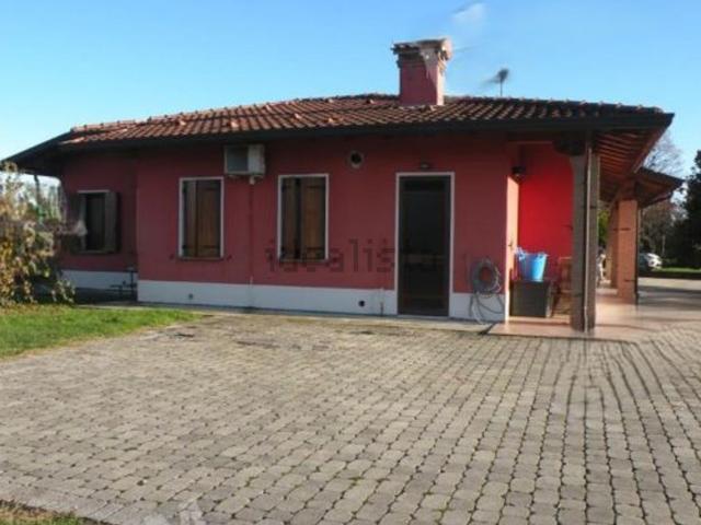 Case e ville in vendita di 182 m² in Via Dante Alighieri, 33