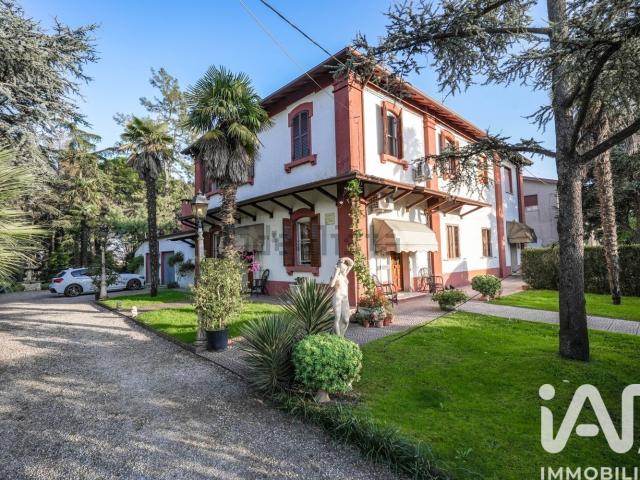Case e ville in vendita di 183 m² in Via Gigliola