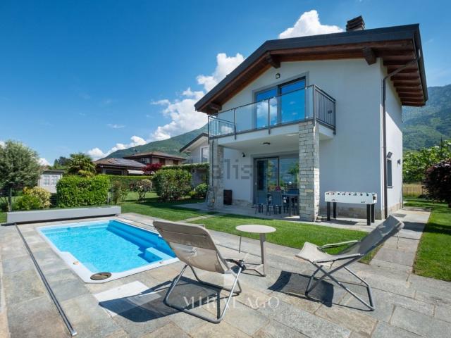 Case e ville in vendita di 183 m² in Via Lido, 6