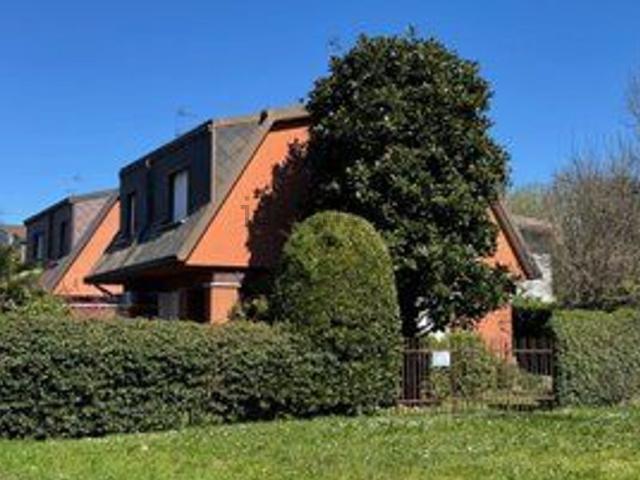 Case e ville in vendita di 183 m² in Viale dei Platani, 100