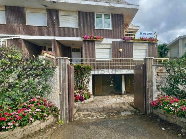 Case e ville in vendita di 183 m² in Lungomare Pyrgi, 31
