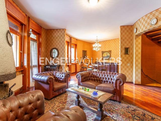 Case e ville in vendita di 184 m² in Via Senofane