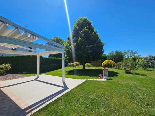 Case e ville in vendita di 184 m² in Via Peschiere