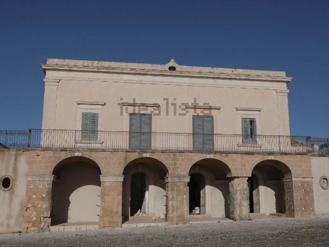 Case e ville in vendita di 1850 m² in Strada Provinciale 119