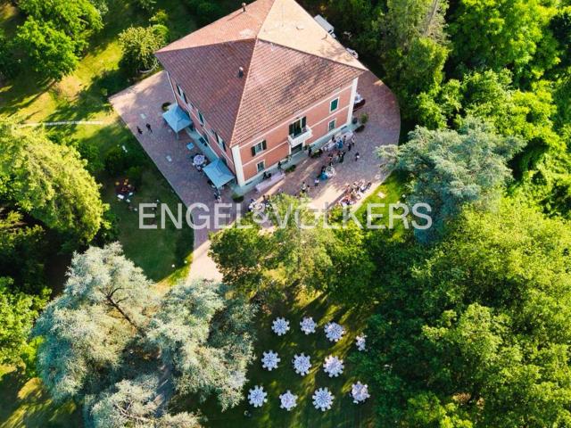 Case e ville in vendita di 1850 m² in Via San Savino