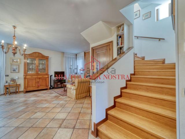 Case e ville in vendita di 185 m² in Via Campania