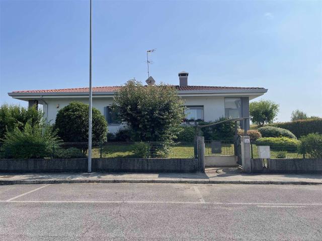 Case e ville in vendita di 185 m² in Via Carlo Gozzi, 26