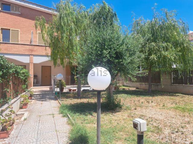 Case e ville in vendita di 185 m² in Via dell&apos  Etruria, 8