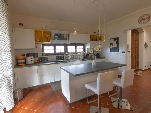 Case e ville in vendita di 185 m² in Via Luigi Einaudi, 16