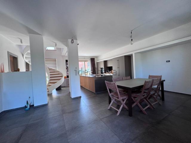 Case e ville in vendita di 185 m² in Via Molino Scarselli