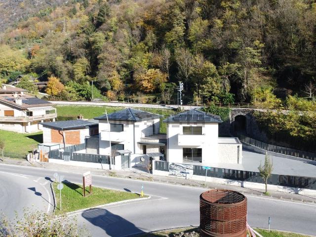 Case e ville in vendita di 185 m² in Via Nazionale, 2